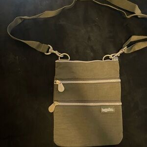 Baggallini Green Belt Bag with Adjustable Strap and Durable Design